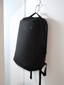 【ユニセックス】 Goldwin (ゴールドウイン) GL94590 デイパック 20L BLACK