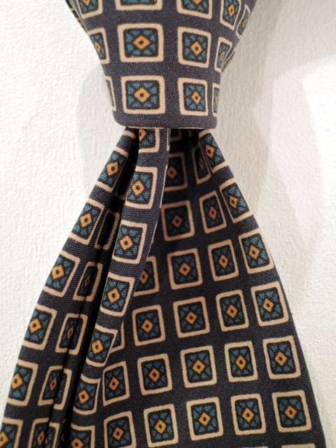 ドレイクス （Drake's） 【新作】 「Diamond Print Silk Tie」 小紋柄
