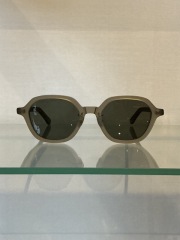 STILL BY HAND x ayame （スティル・バイ・ハンド × アヤメ） GD06243 （サングラス） LIGHT GREY（ライト・グレー） green lens（グリーン・レンズ）
