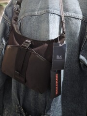 White Mountaineering (ホワイトマウンテニアリング) BRIEFING DAILY SACOCHE サコッシュ BLACK