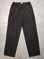 STILL BY HAND (スティルバイハンド) PT01261 強撚コットンツイル製品染 2タックトラウザース INK BLACK