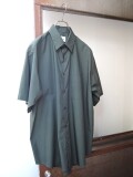 MARKAWARE (マーカウエア) A26B02SH02B オーガニックGIZA80/1タイプライター コンフォートフィット S/SシャツDARK SLATE GREEN