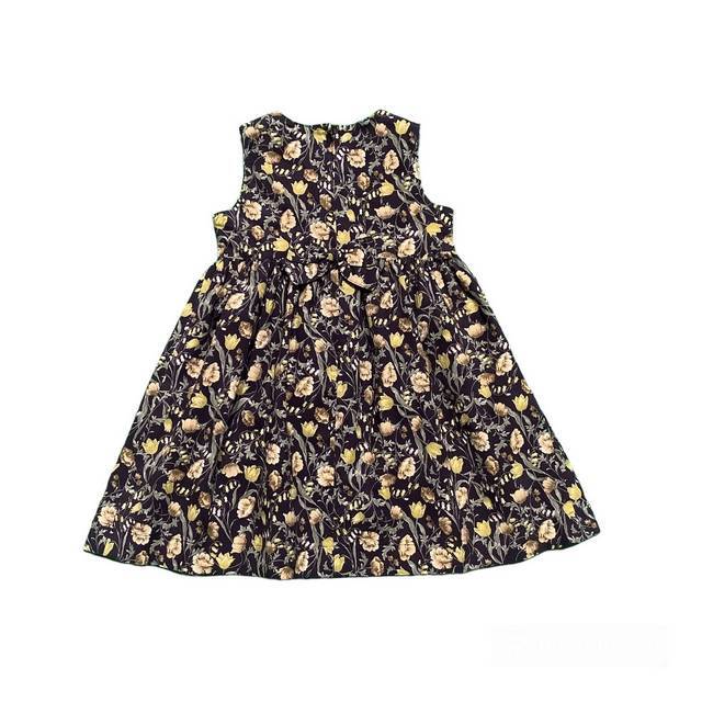 女児ジャンパースカート