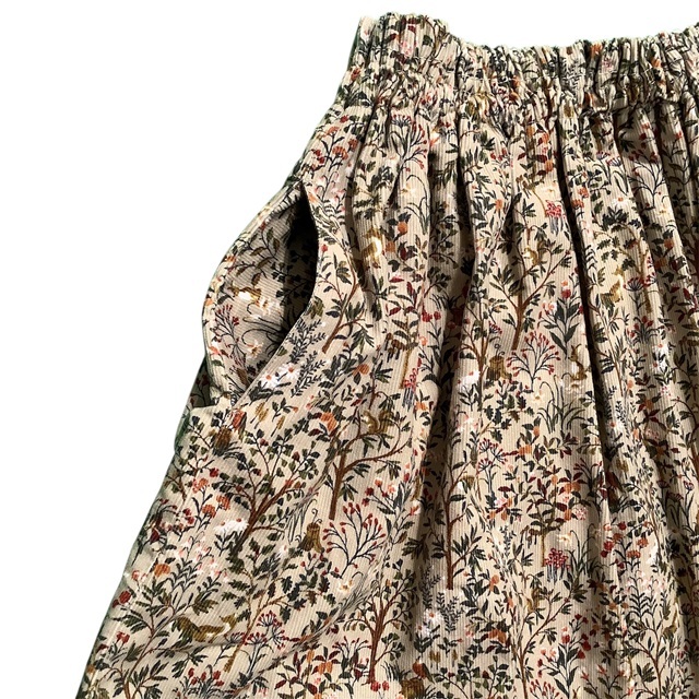 森柄コーデュロイスカート