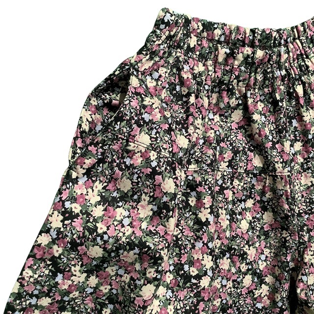 花柄コーデュロイキュロットパンツ