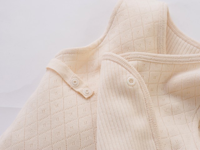 【完売品】美品‼️リバーシブルベスト 日本製 ベビー服】オ－ガニックコットン 100% ダイヤ柄