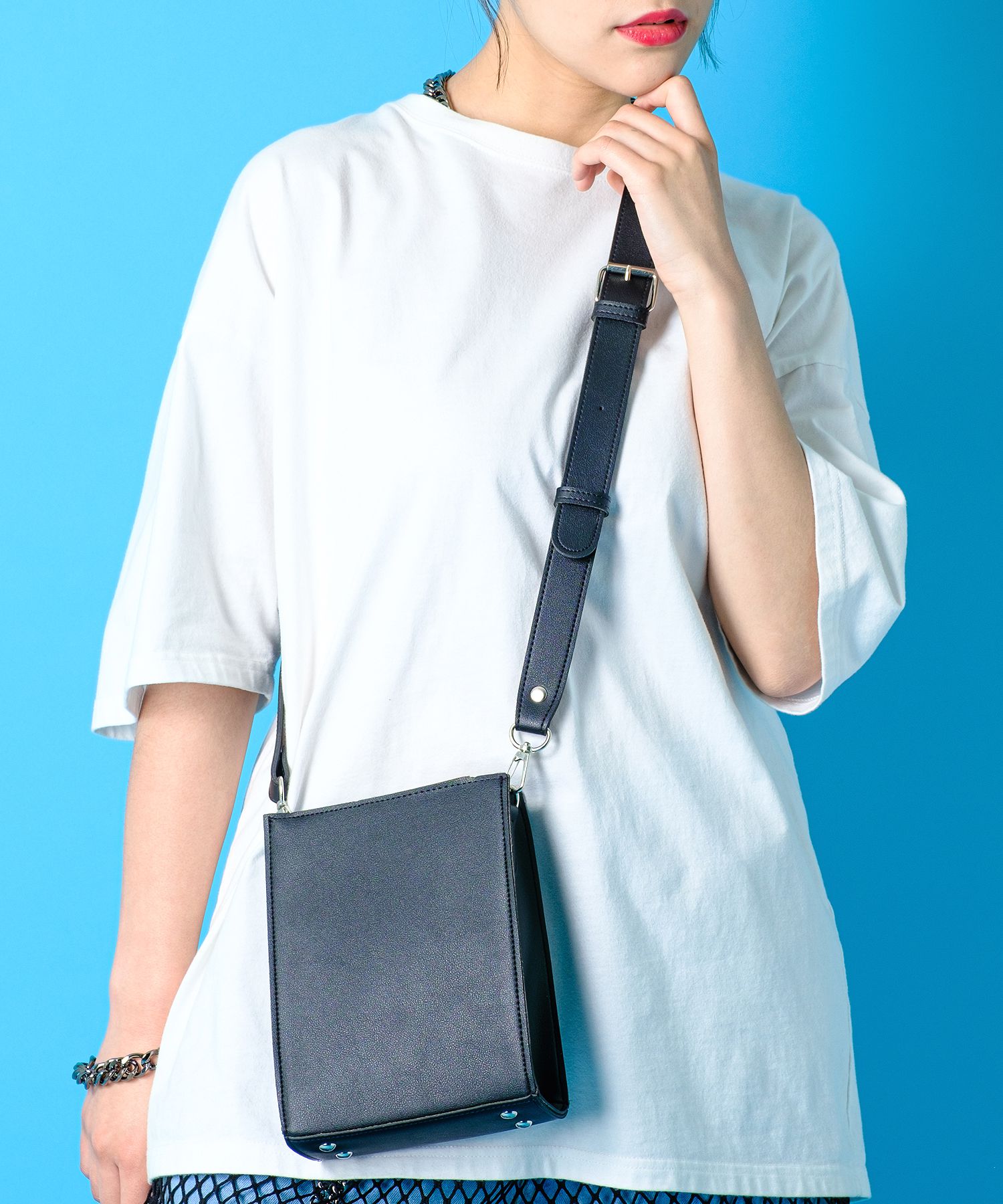 an meets zakka レザーショルダーミニボックスバッグ