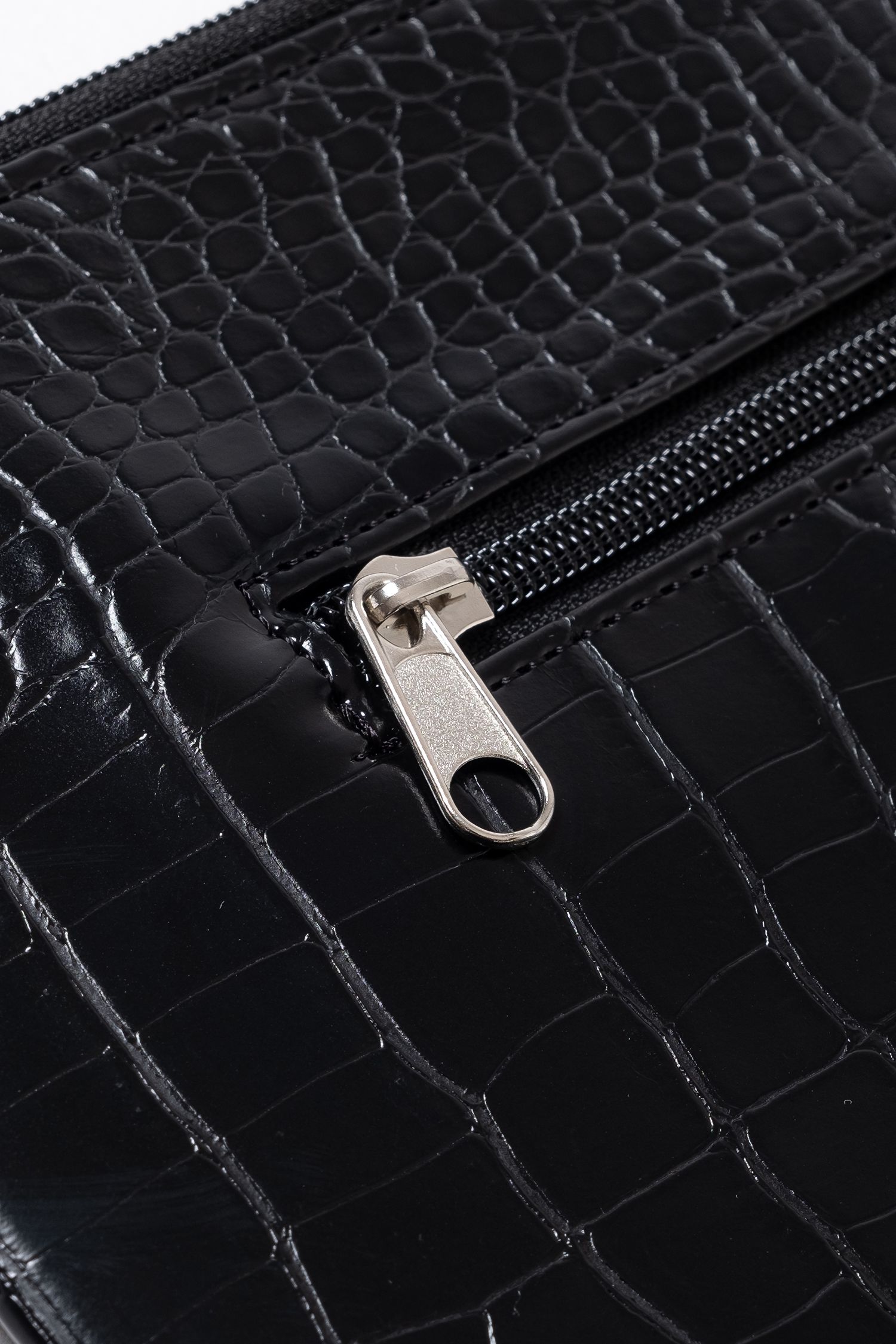 クロコダイル型押しレザークラッチバッグ ankoROCK(アンコロック