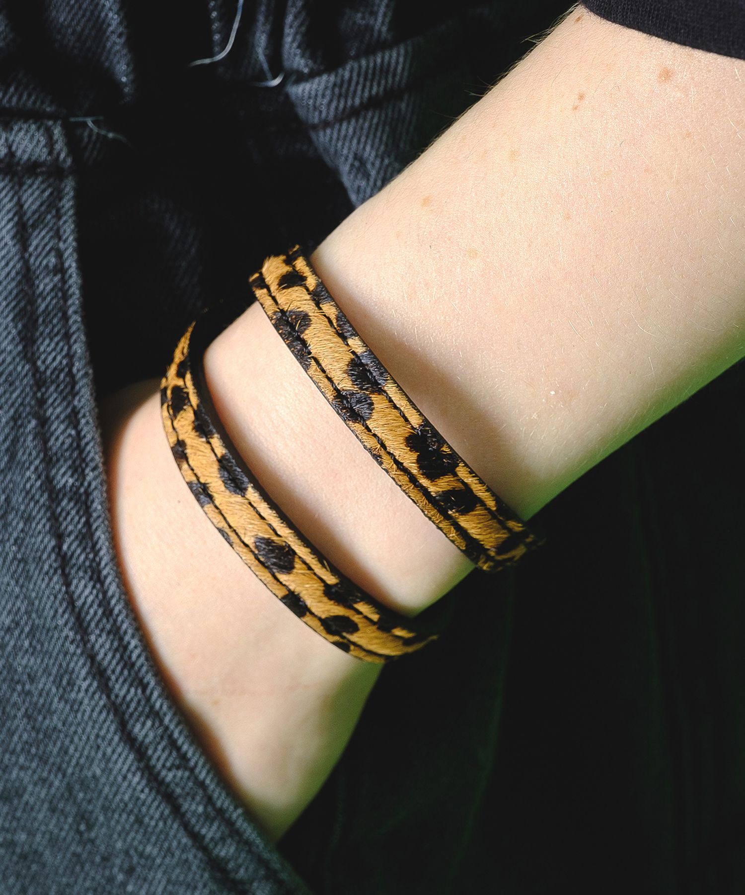 ブチ柄ハラコレザー2連コードブレスレット ankoROCK(アンコロック  