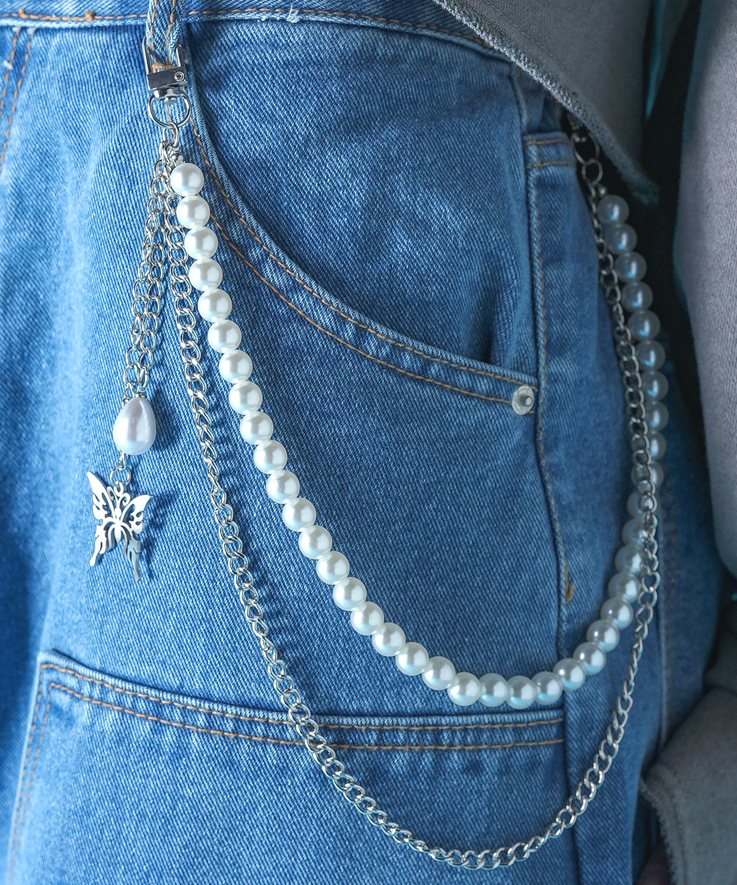 an meets zakka バタフライチャームパールミックス２連ウォレットチェーン