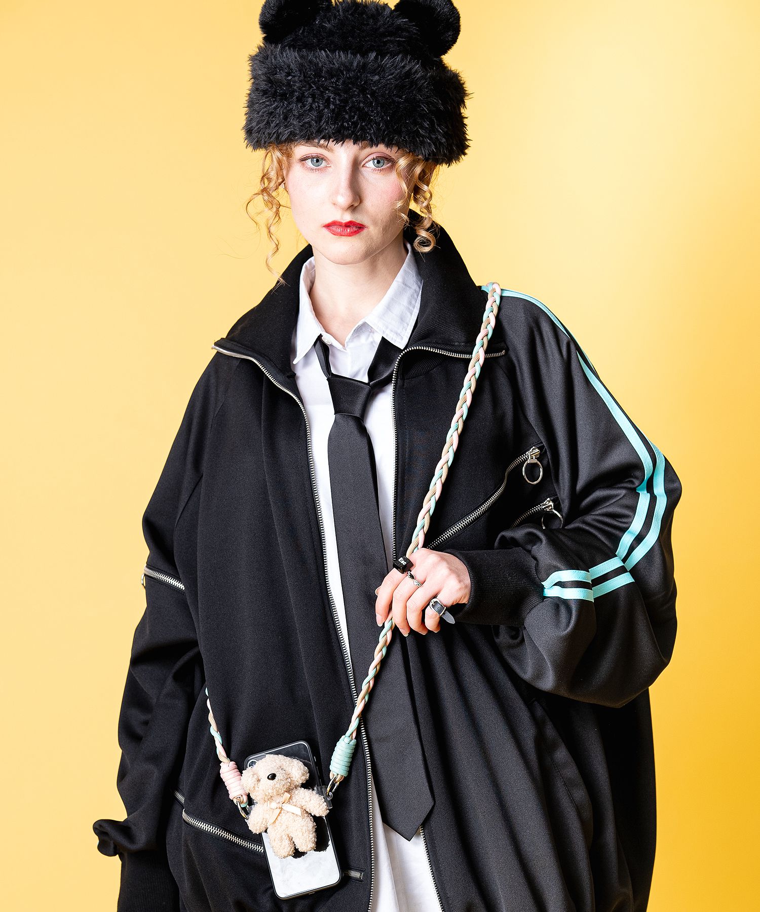 an meets zakka イヌのぬいぐるみスマホショルダー ankoROCK