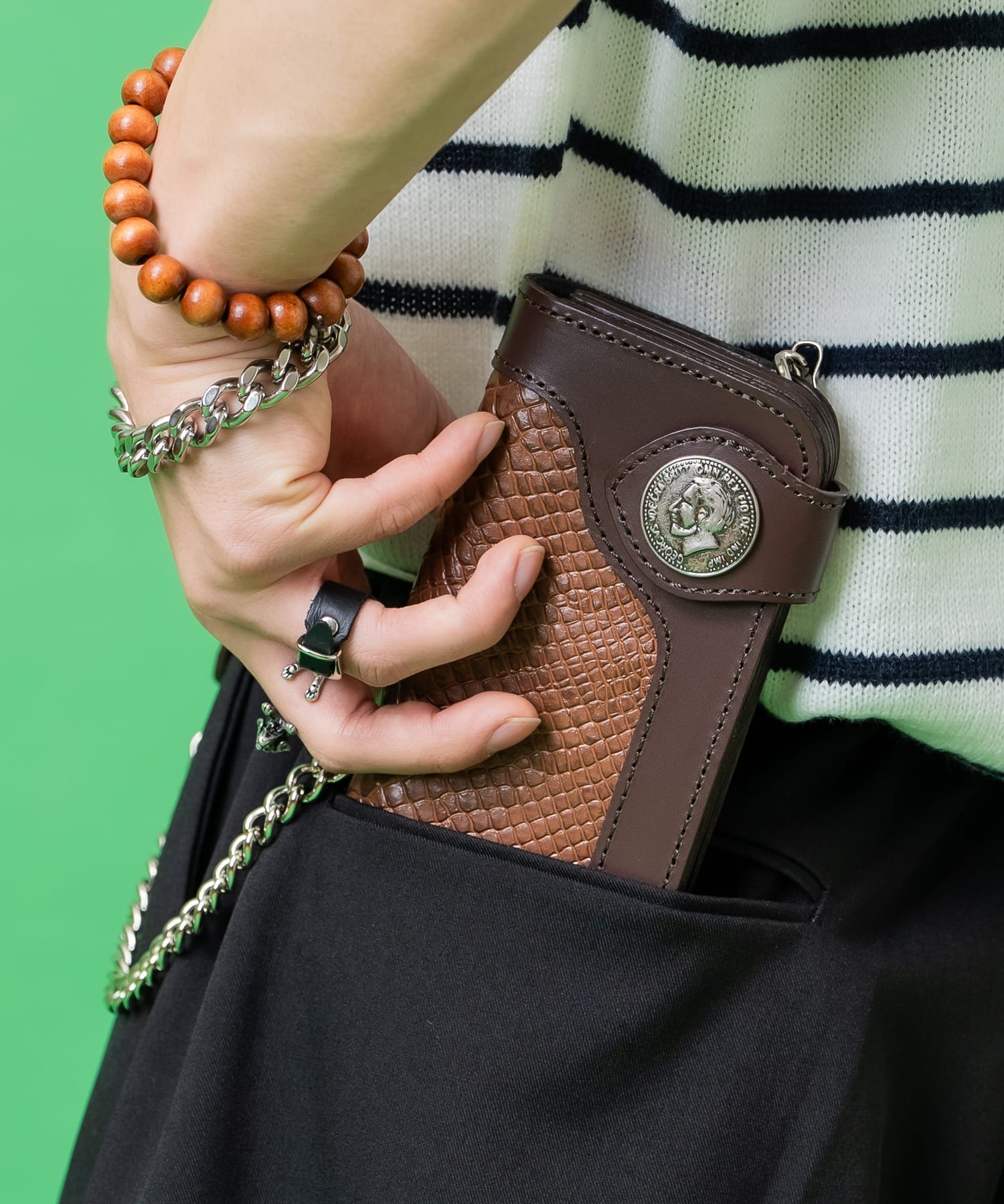 an meets zakka ネイティブ刻印コンチョウォレットチェーン付きパイソン型押しカウレザー長財布