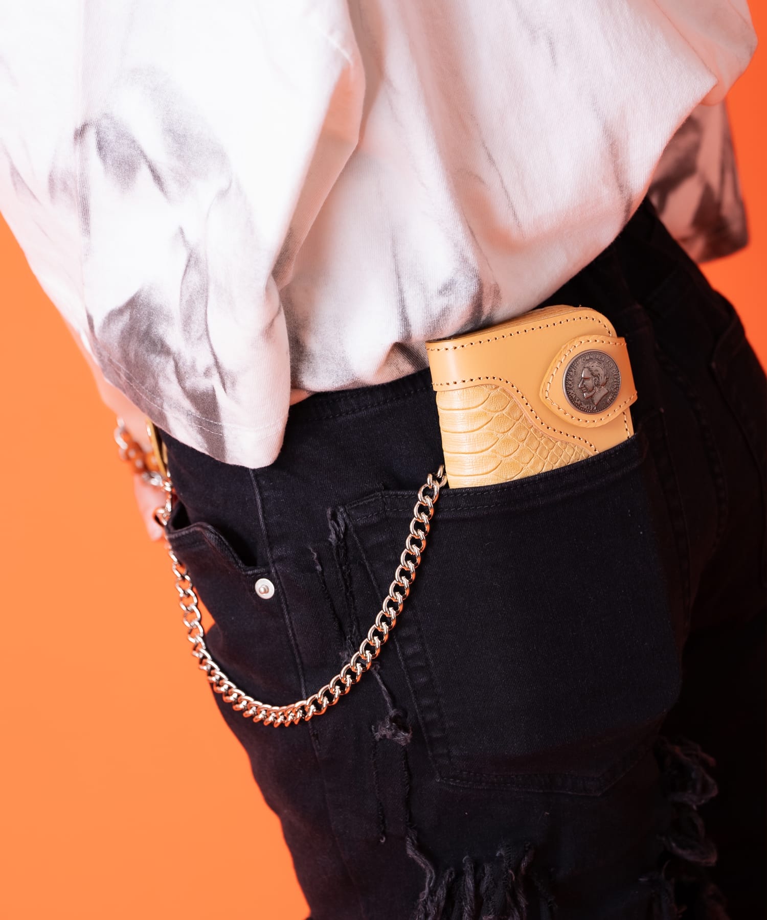 ネイティブ刻印コンチョウォレットチェーン付きパイソン型押し