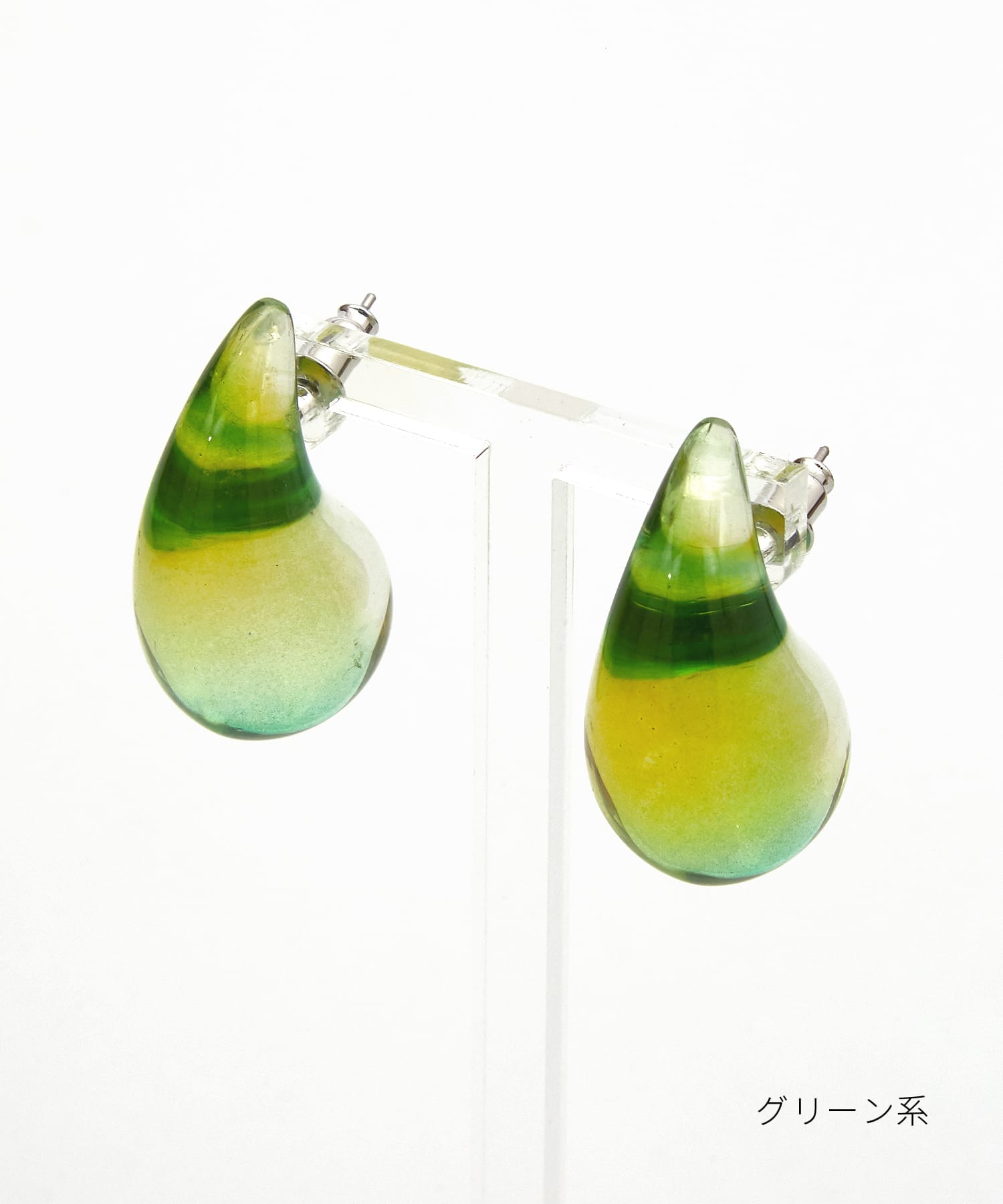 クリアグラデーションティアドロップアクリルピアス / 両耳用 