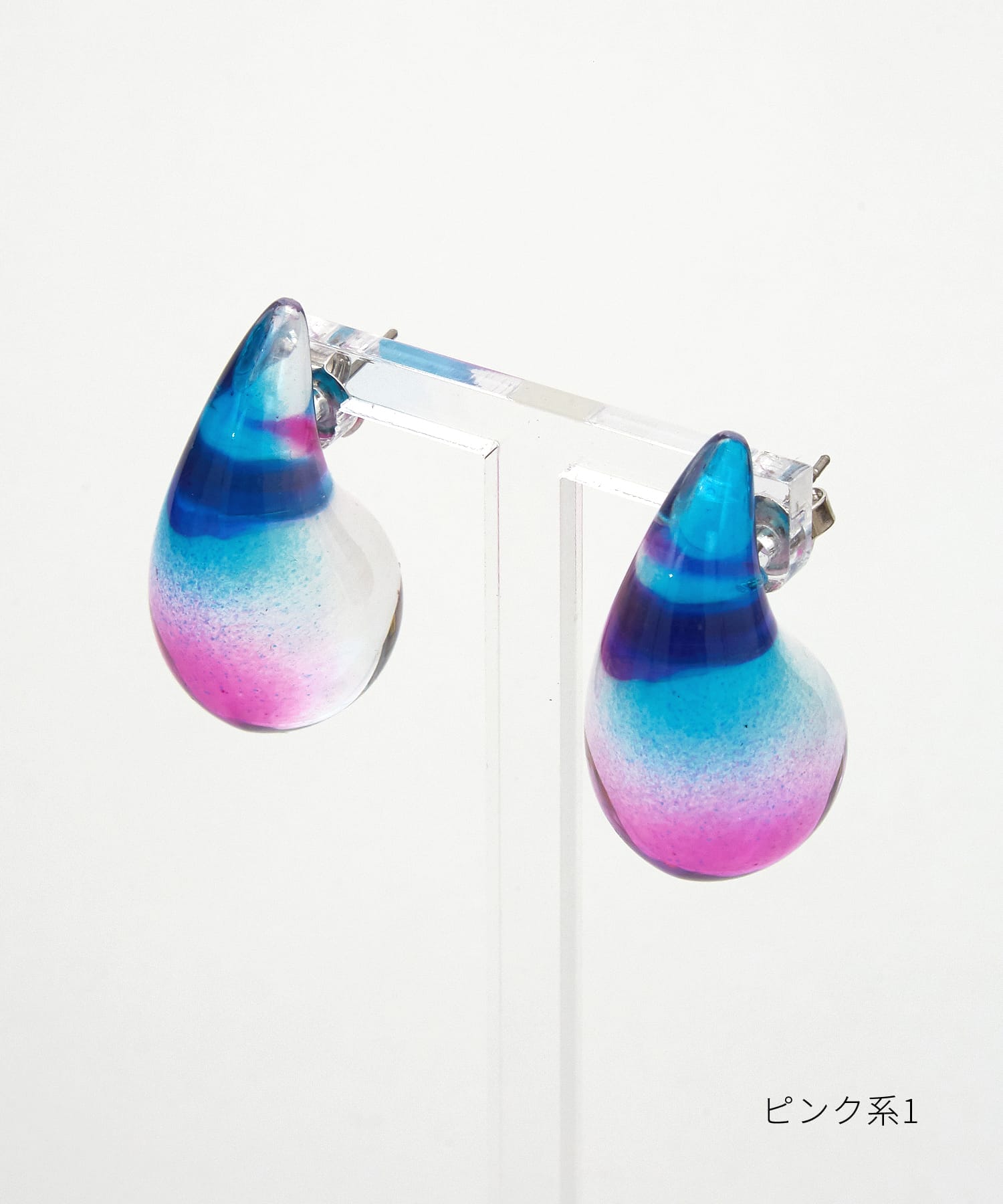 クリアグラデーションティアドロップアクリルピアス / 両耳用 