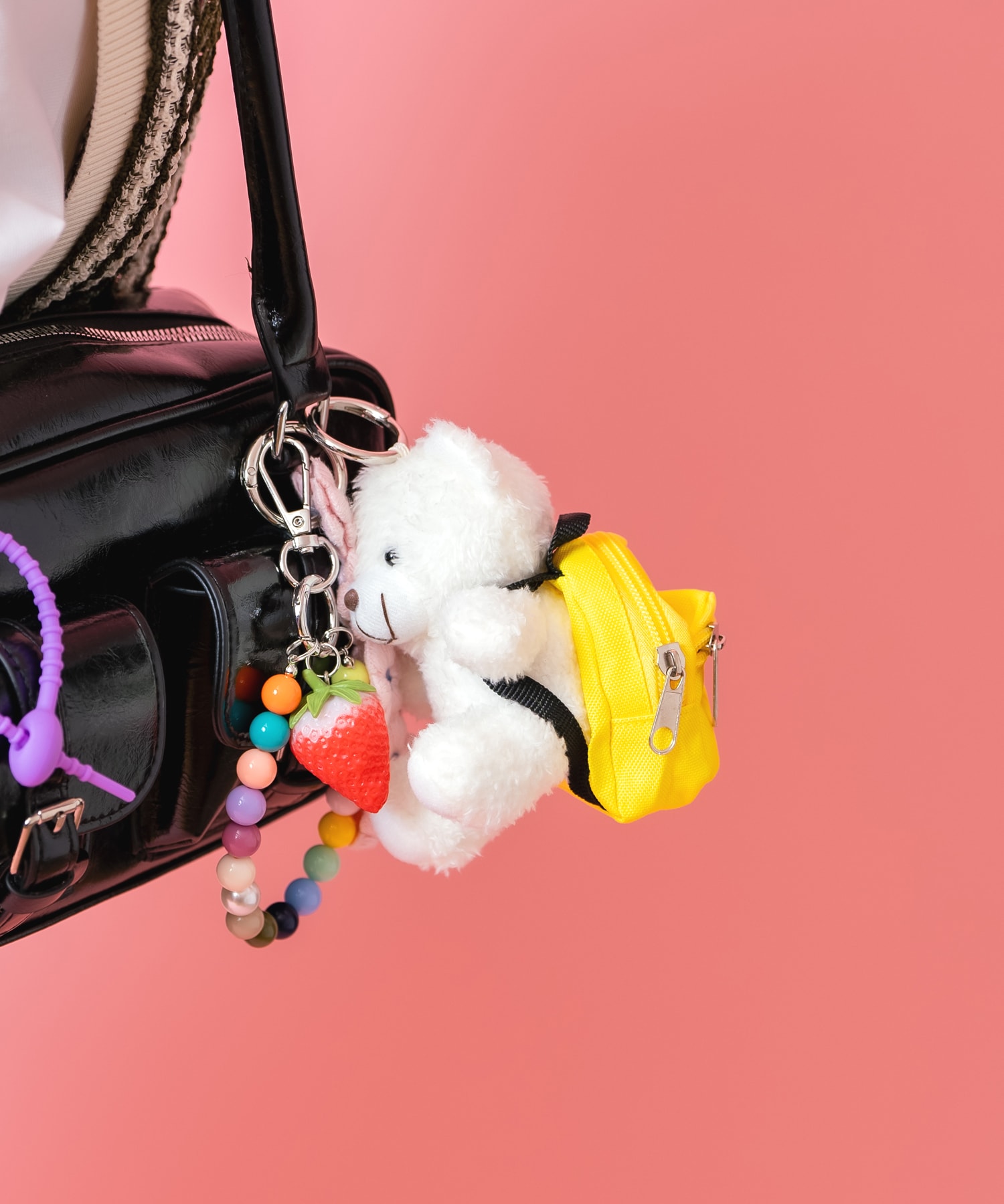 an meets zakka リュック背負いクマさんキーホルダー