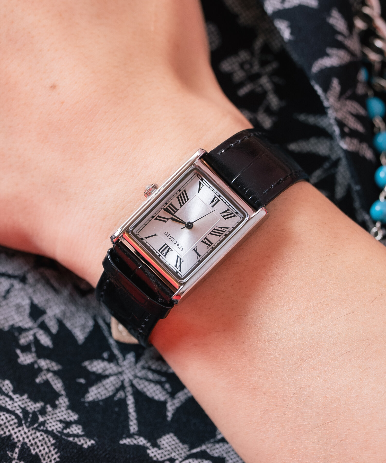 スクエアダイヤルレザーバンド腕時計 / ウォッチ 牛革 アナログ レトロ