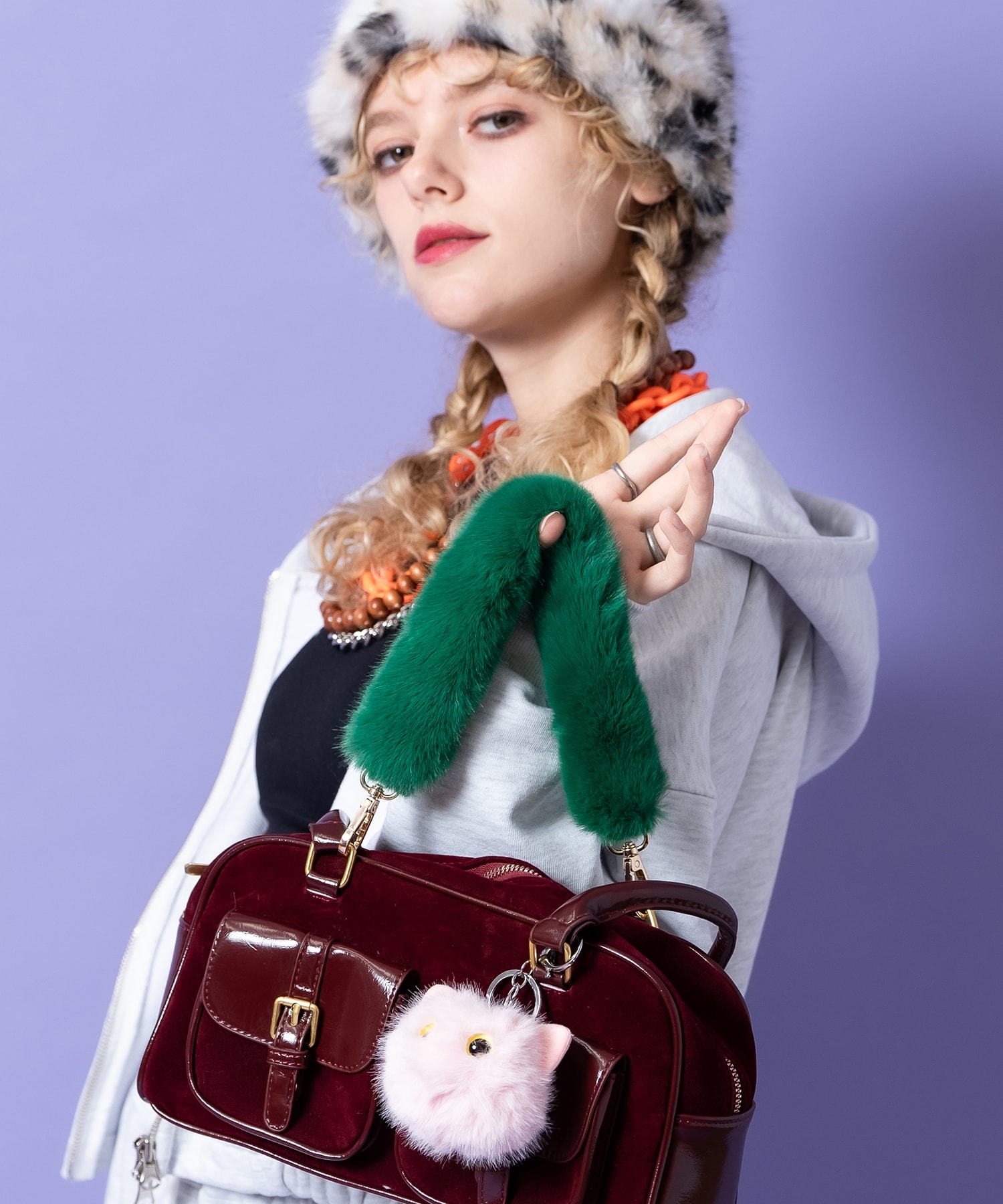 an meets zakka ふわふわショートファーハンドルマルチキーホルダー