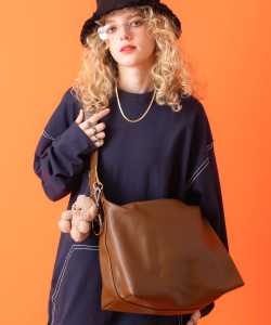 【期間限定 5％OFF】 an meets zakka レトロバックルベルト合成皮革スクエアショルダーバッグ