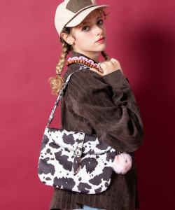 an meets zakka カウ柄ハラコタッチベルトフラップショルダーバッグ