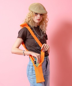 an meets zakka ニットスマホショルダーバッグ