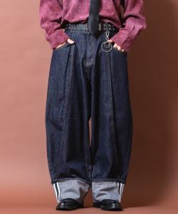 a.p.o.v. セルビッチロールアップカーブラップバルーンワイドインディゴデニムパンツ