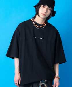 a.p.o.v.  コットンパイピングテープデザイン＆ミニロゴプリントオーバーサイズTシャツ