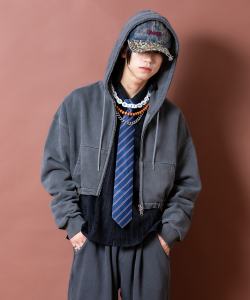 a.p.o.v. ピグメントスウェットオーバーサイズ短丈ジップアップパーカー