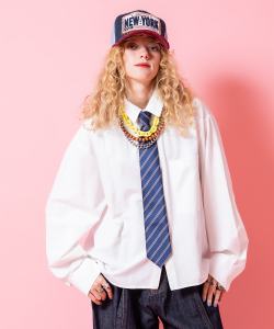 a.p.o.v. オーバーサイズクロップド丈シアサッカーシャツ