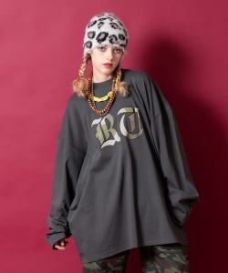 a.p.o.v. カモフラロゴプリントバックナンバリングオーバーサイズカットソー