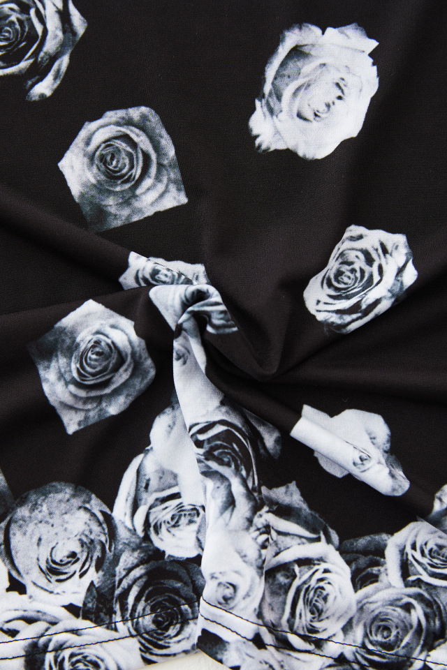 予約】さだはる×ankoROCKバラバラモノクロ薔薇Tシャツ -メガビッグ-