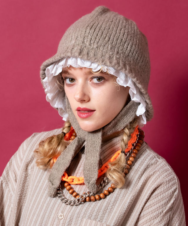 レースフリルレイヤードウールタッチアクリルニットボンネットハット