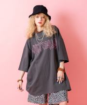 a.p.o.v.  ストリートゴシックロゴオーバーサイズTシャツ/グレー