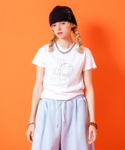 a.p.o.v. クロップド丈ラグランY2KプリントTシャツ(レディース)/ホワイト