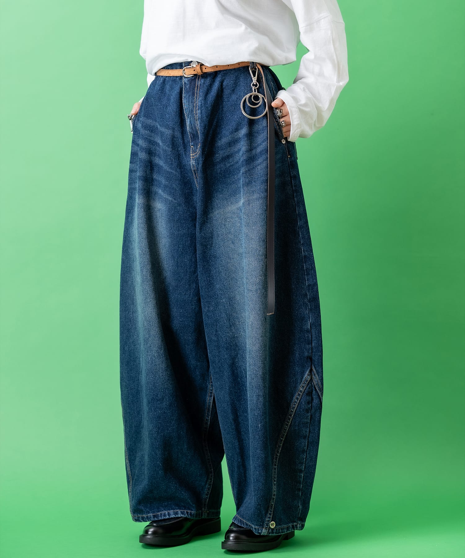 Joker Brand ダークデニム ワイドレッグパンツ Joker Brand ダークデニム ワイドレッグパンツ