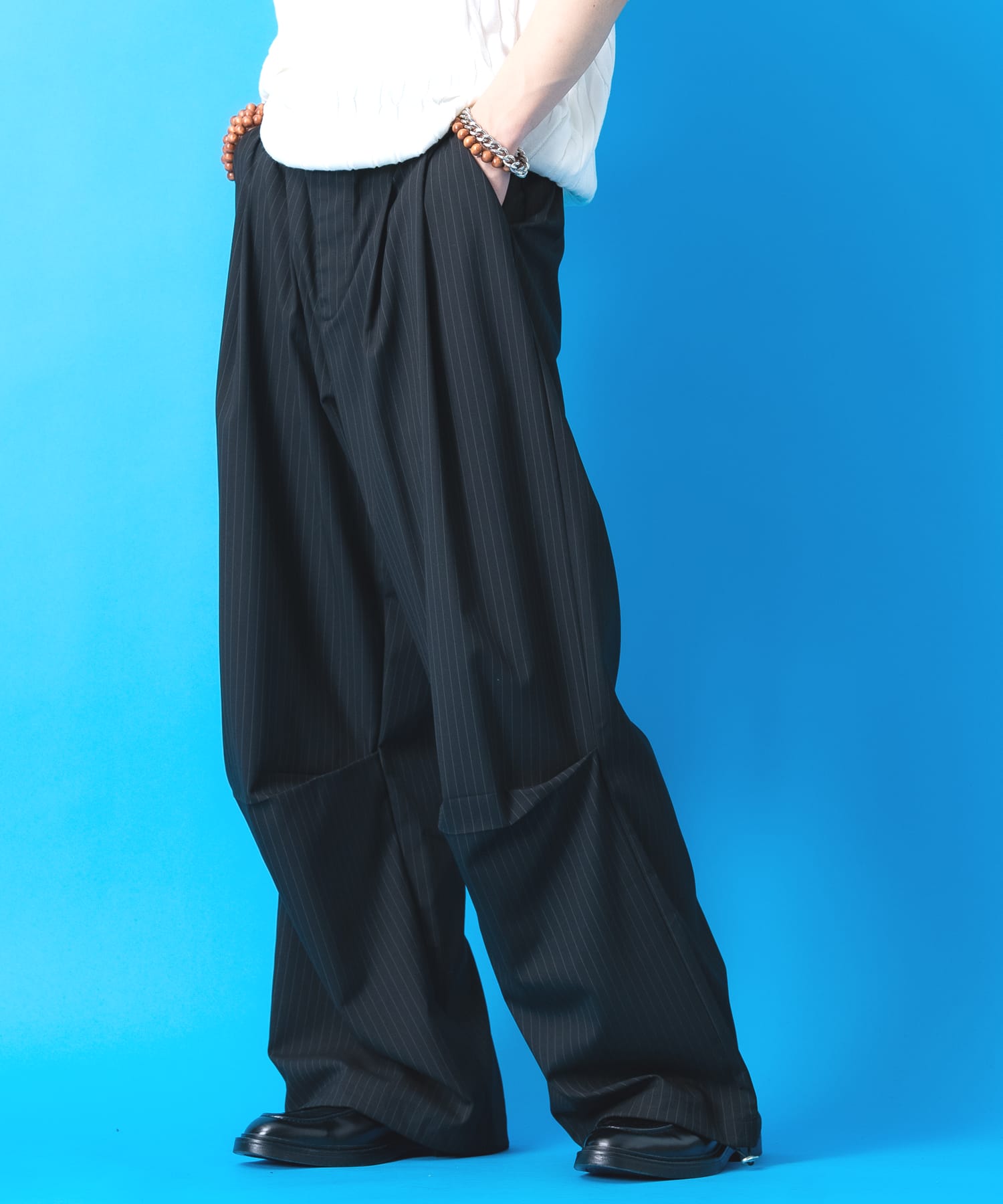 a.p.o.v. -ankoROCK's select- ドレープニータックピンストライプフレアツータックスラックス