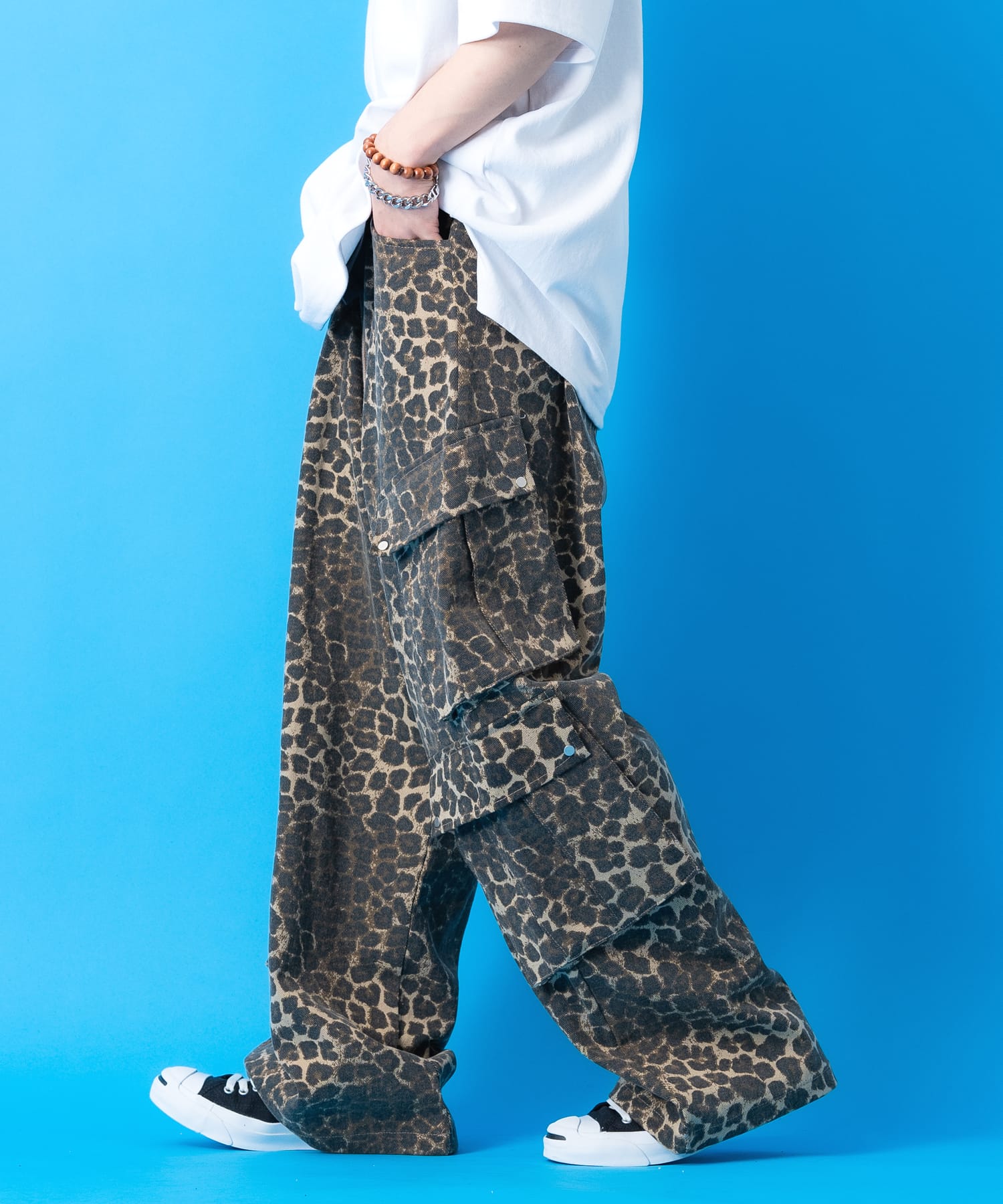 a.p.o.v.  レオパードコットン４連スラントサイドポケットワイドカーゴパンツ