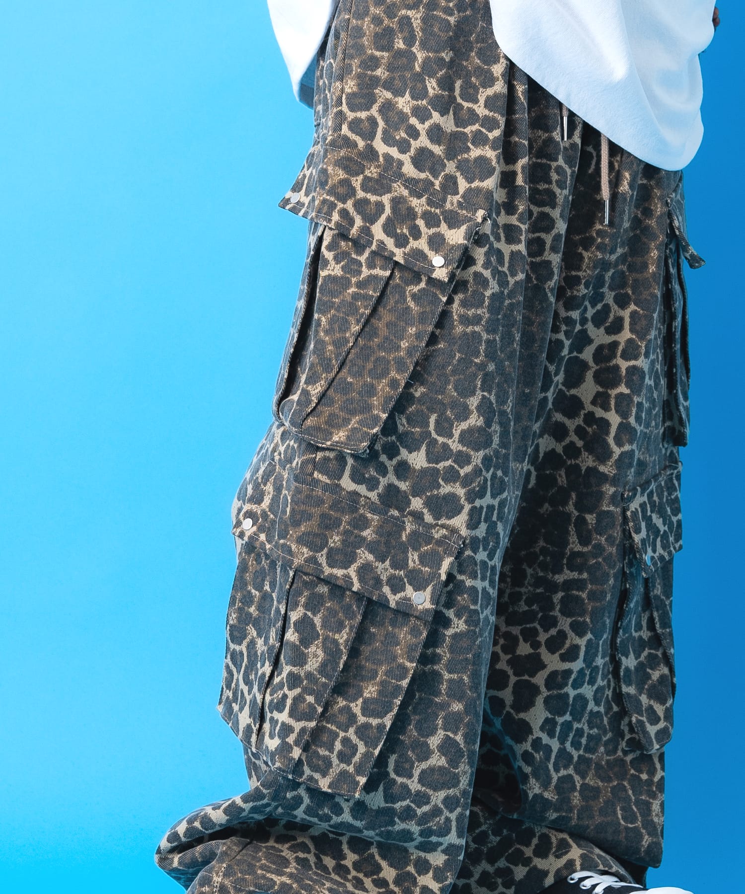 A15924 アンリアレイジ　ラップカーゴパンツ　カーキ　46 変形 WRAP CARGO PANTS｜ANREALAGE OFFICIAL ONLINE SHOP