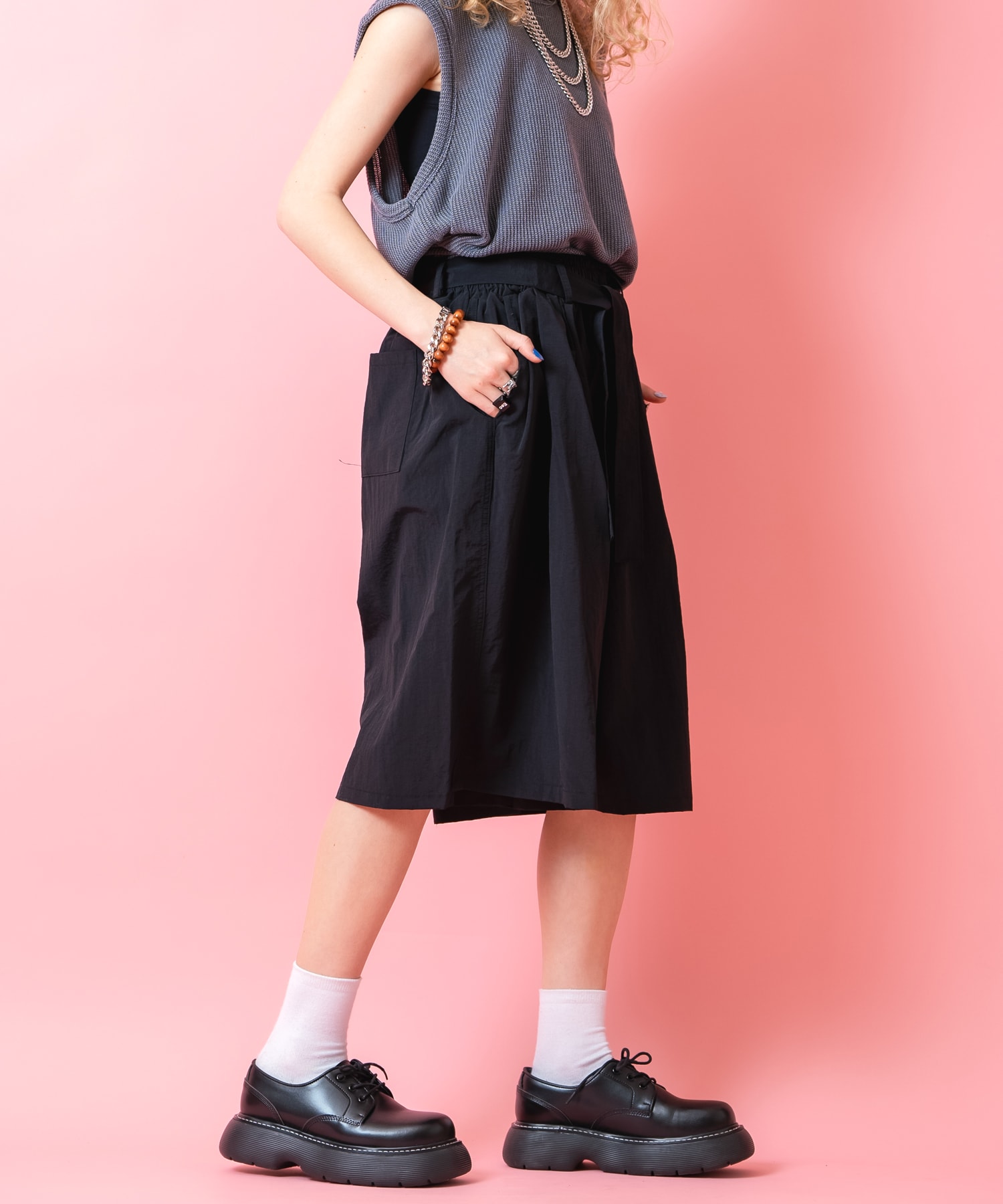 コードロングベルトマットポリスーパーワイドハーフパンツ / メンズ