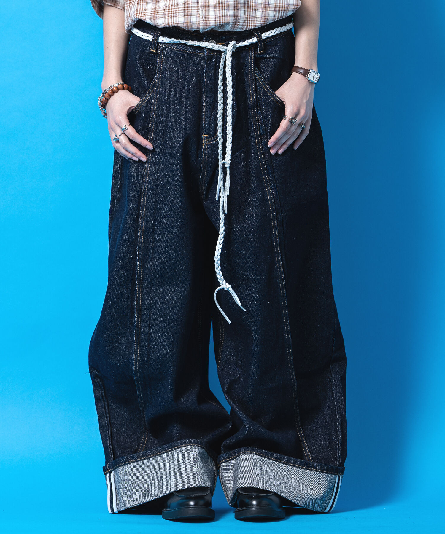 a.p.o.v. ロールアップセンターラップスーパーワイドデニムパンツ