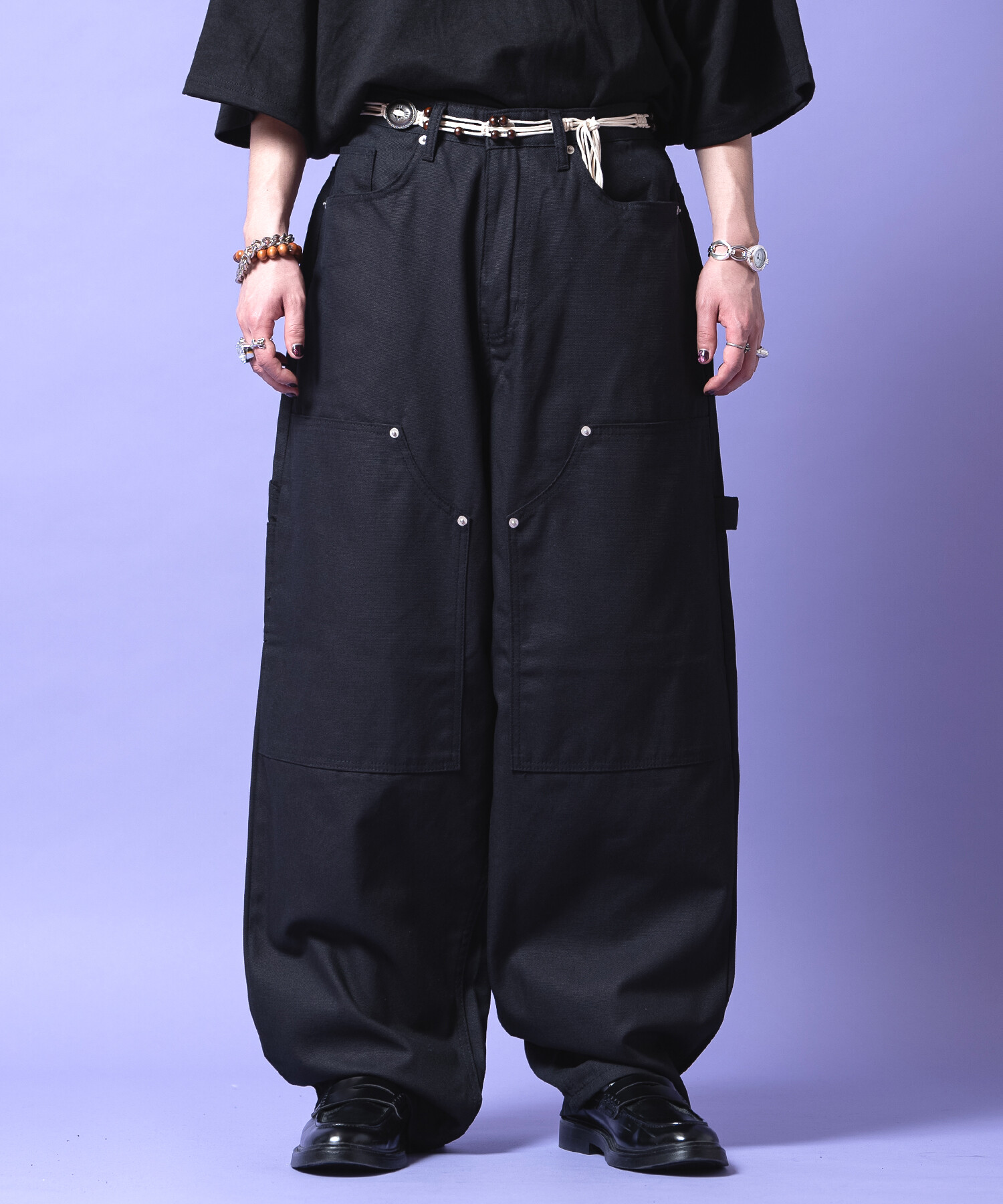 a.p.o.v. バックアシンメトリーフレイム刺繍コットンスーパーワイドダブルニーペインターパンツ
