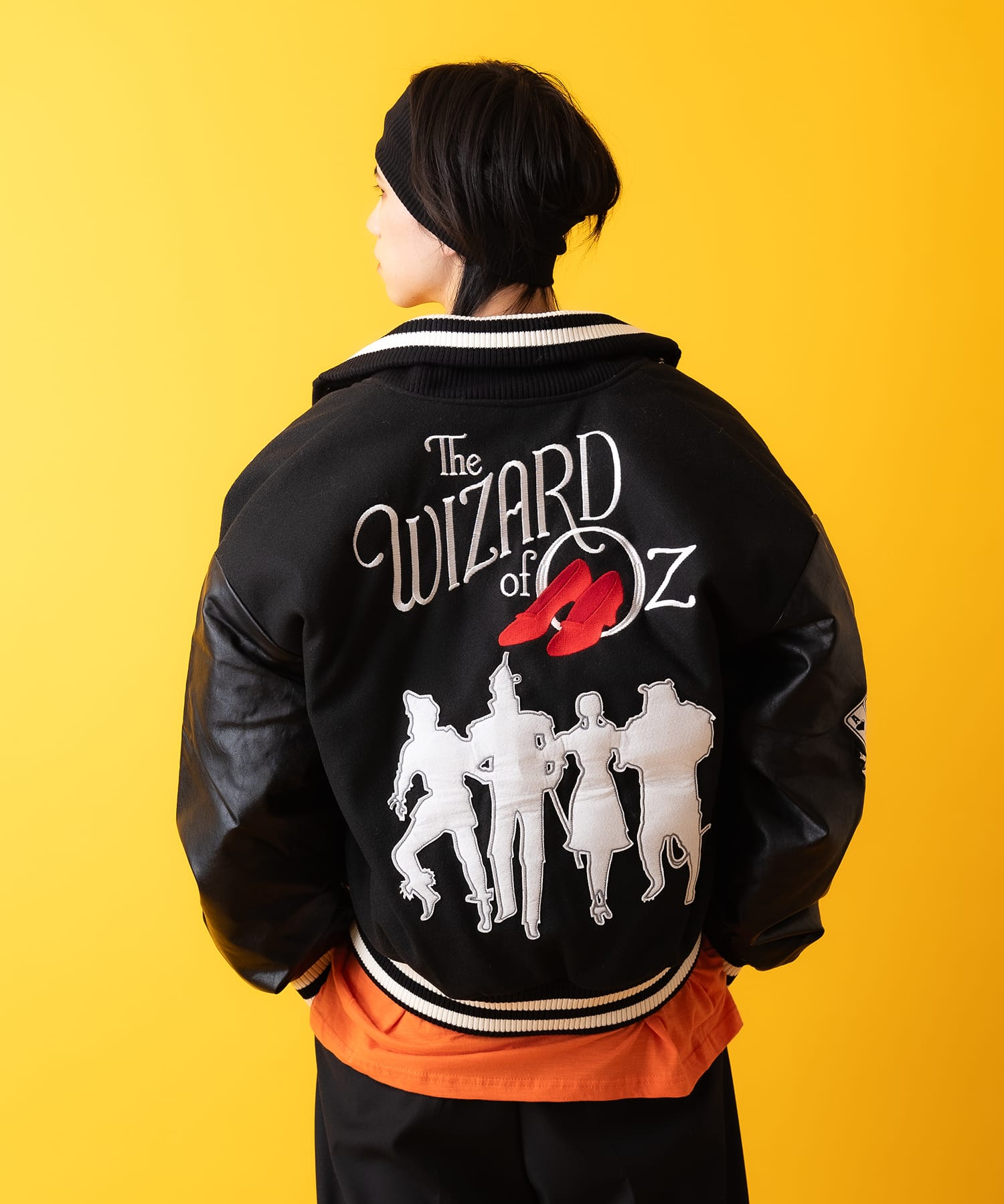 y2k 90s スタジャン ワッペン 牛革 レトロ British 不思議の国のアリスモチーフワッペンウール＆合成皮革スタジャン