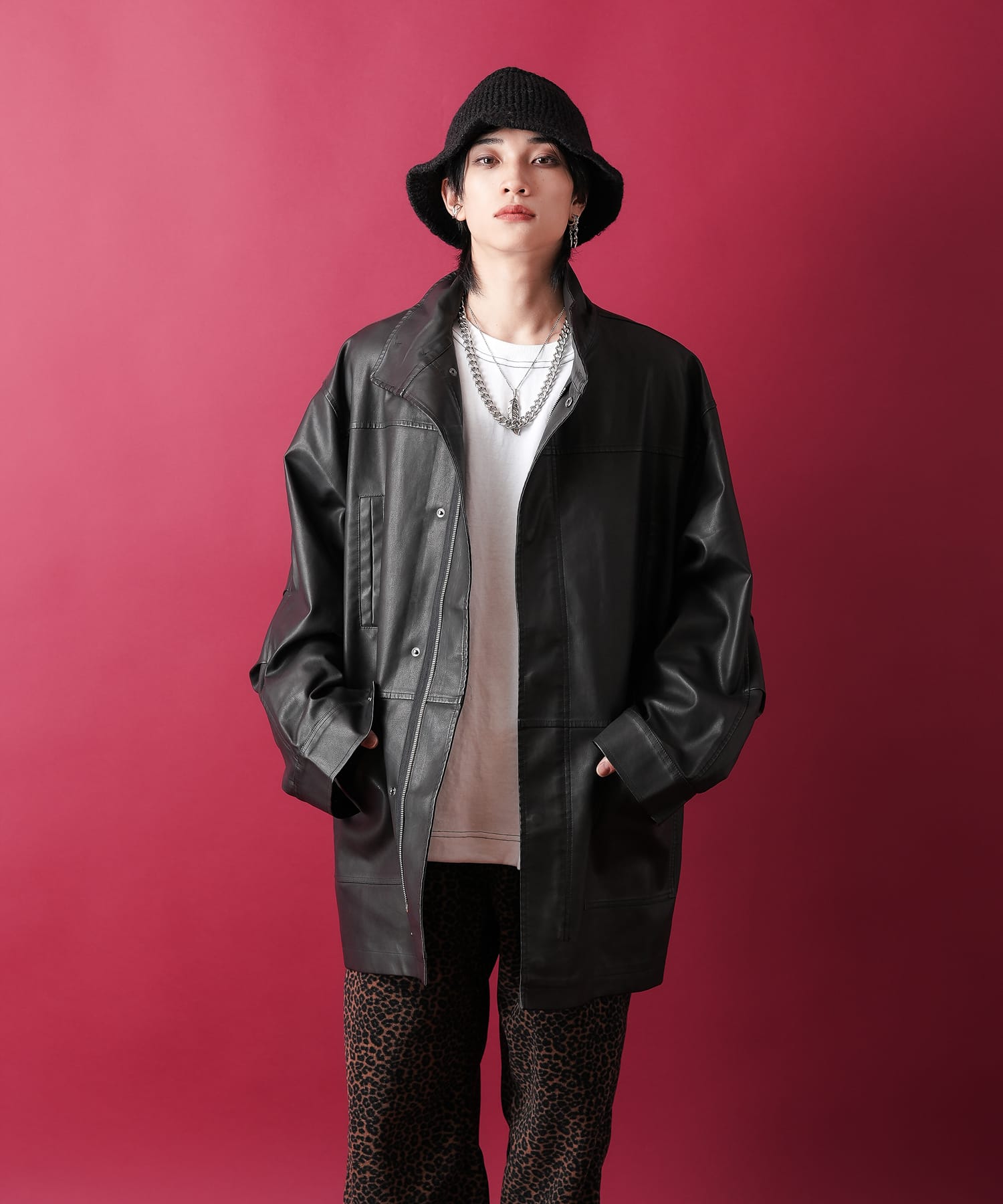 ヴィンテージライク合成皮革スタンドネックコート / ロングコート