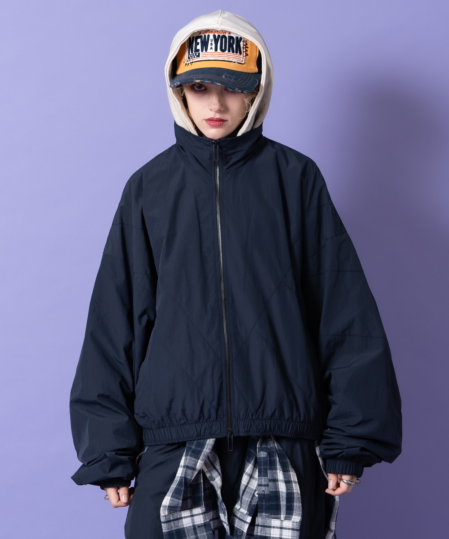 a.p.o.v. スタンドネックオーバーサイズクロップドナイロントラックジャケット