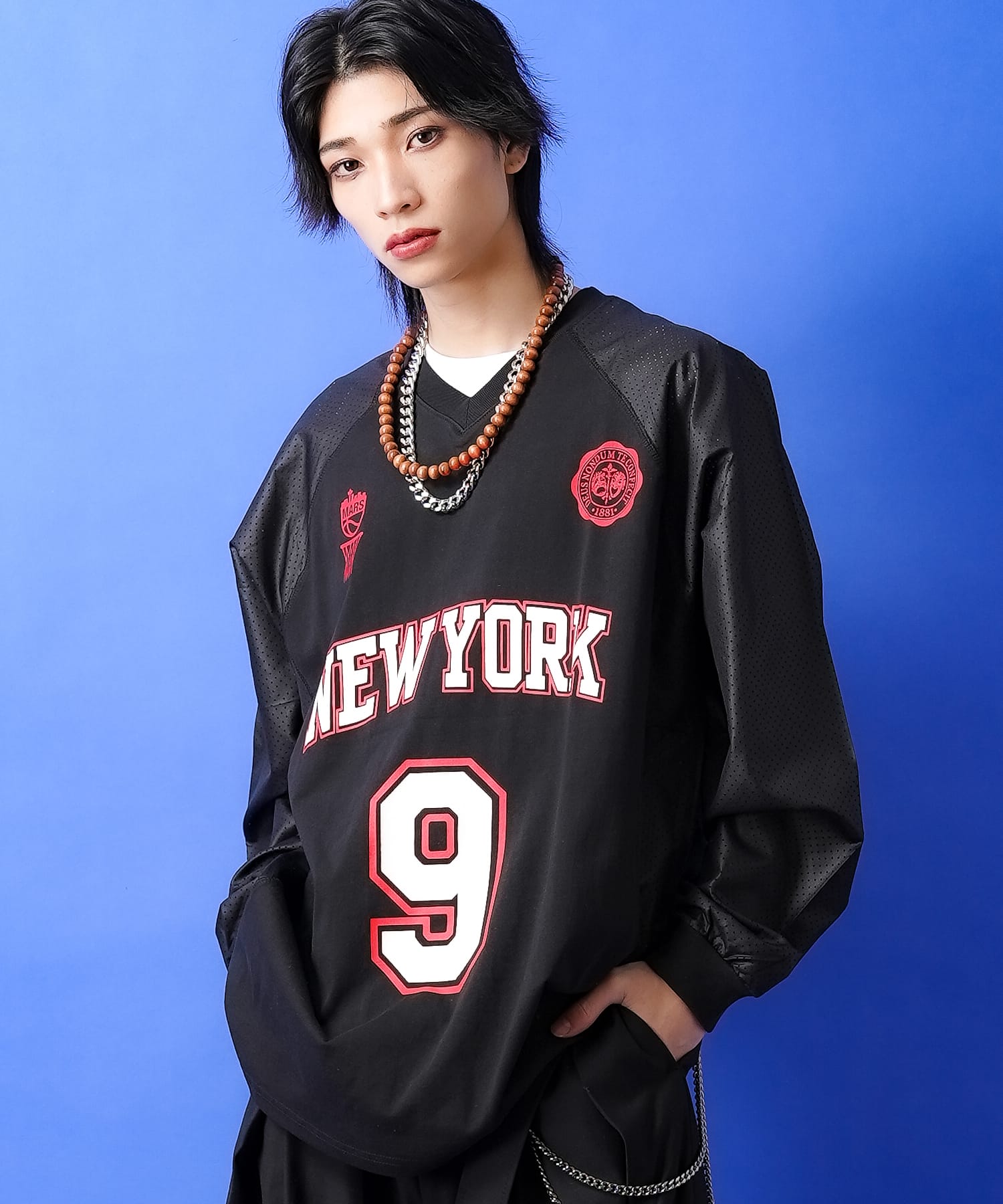 a.p.o.v.  コットン＆メッシュ切替ロゴナンバリングサッカーシャツ 