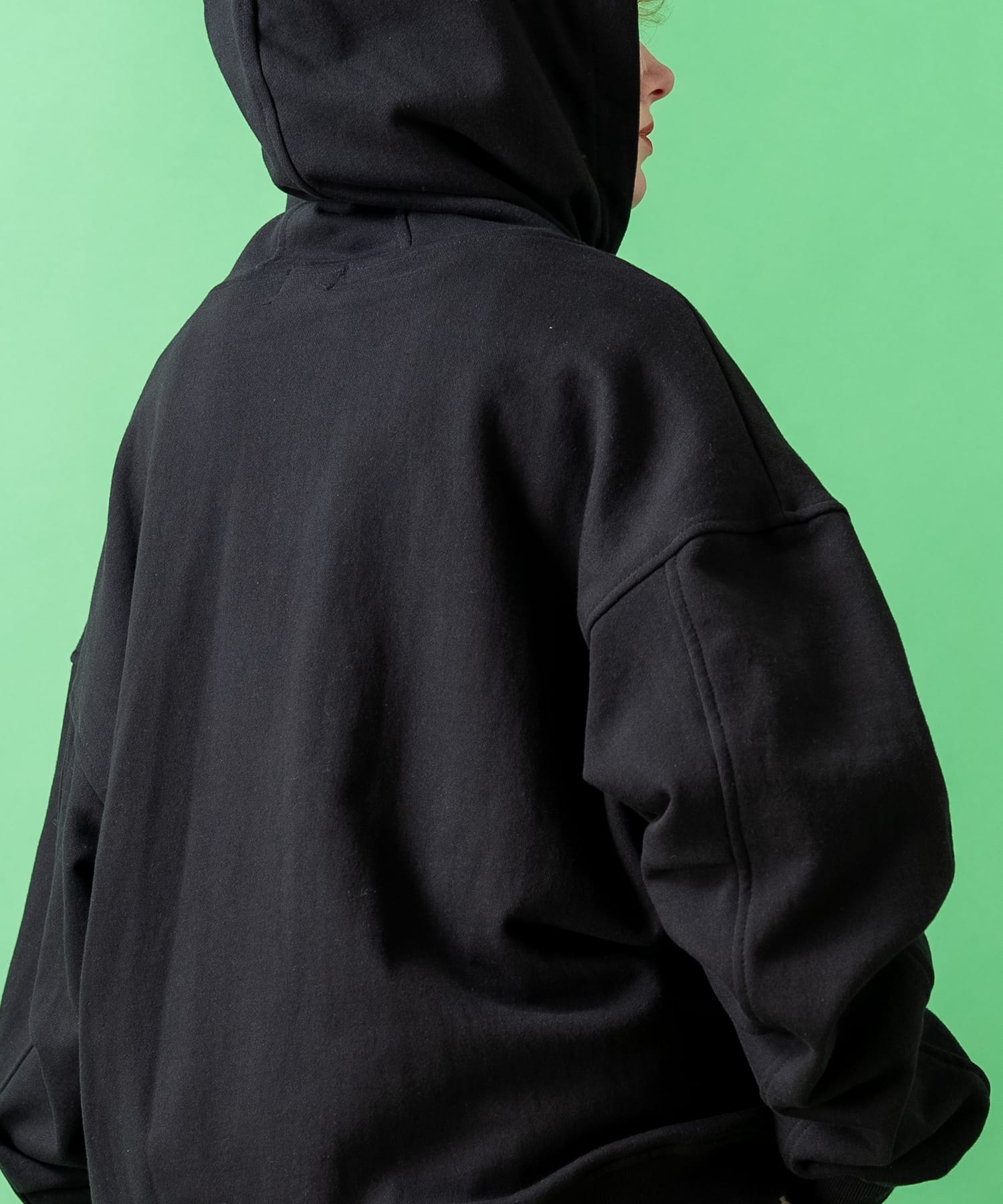 ダブルダーツドレープアームオーバーサイズスウェットジップアップ