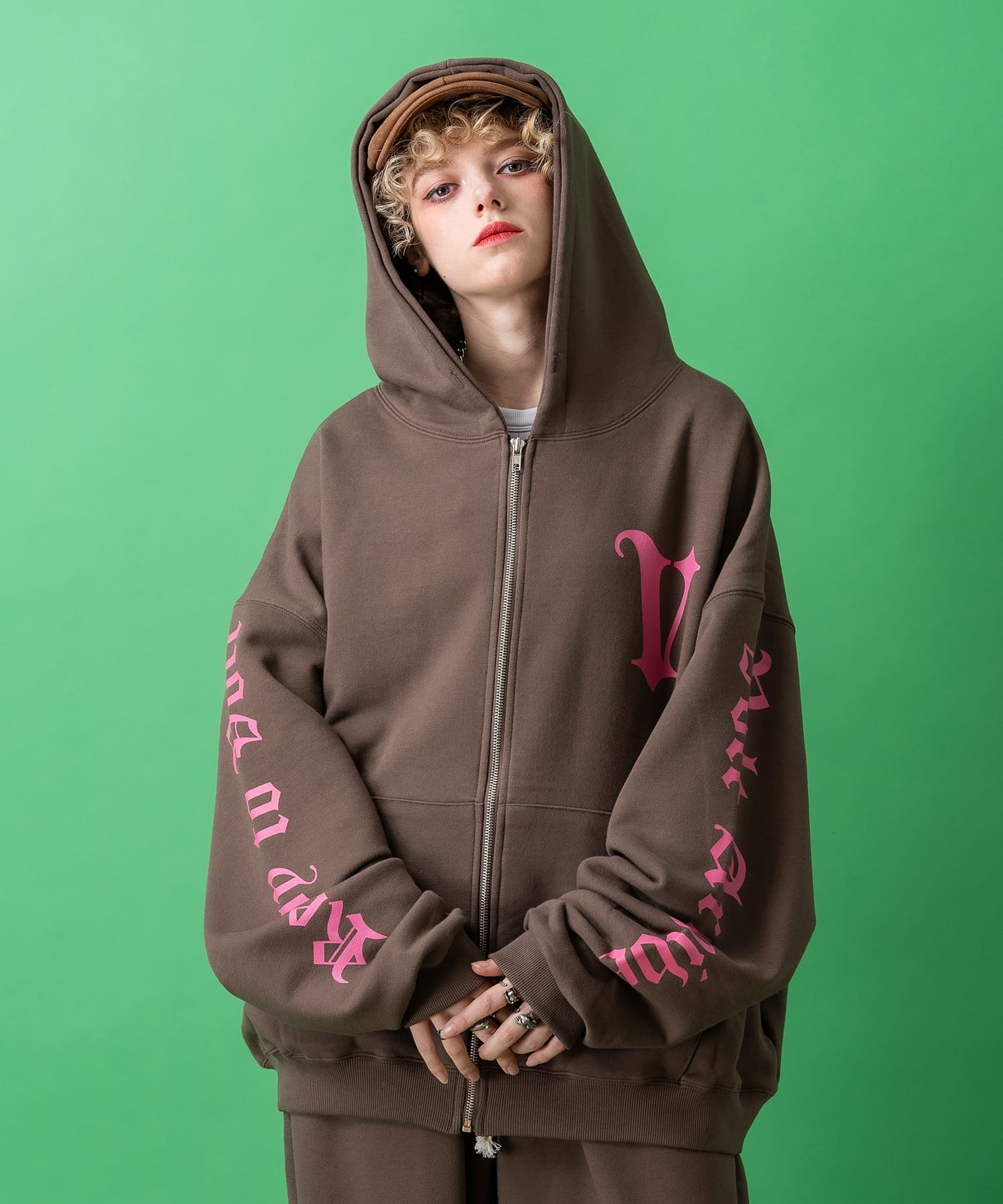 ストリートロゴスウェットジップアップパーカー / スエット ZIP