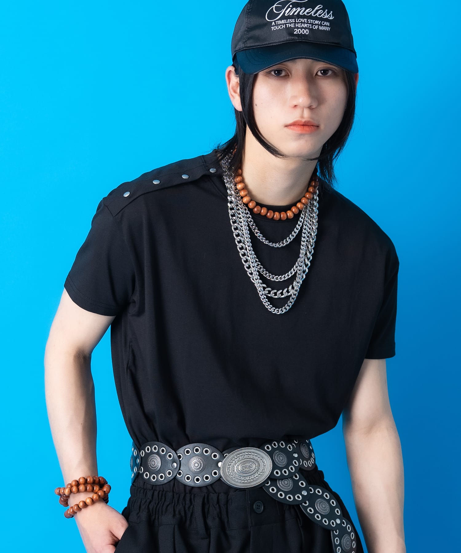 a.p.o.v.  アシンメトリーショルダーメタルボタン短丈ルーズTシャツ