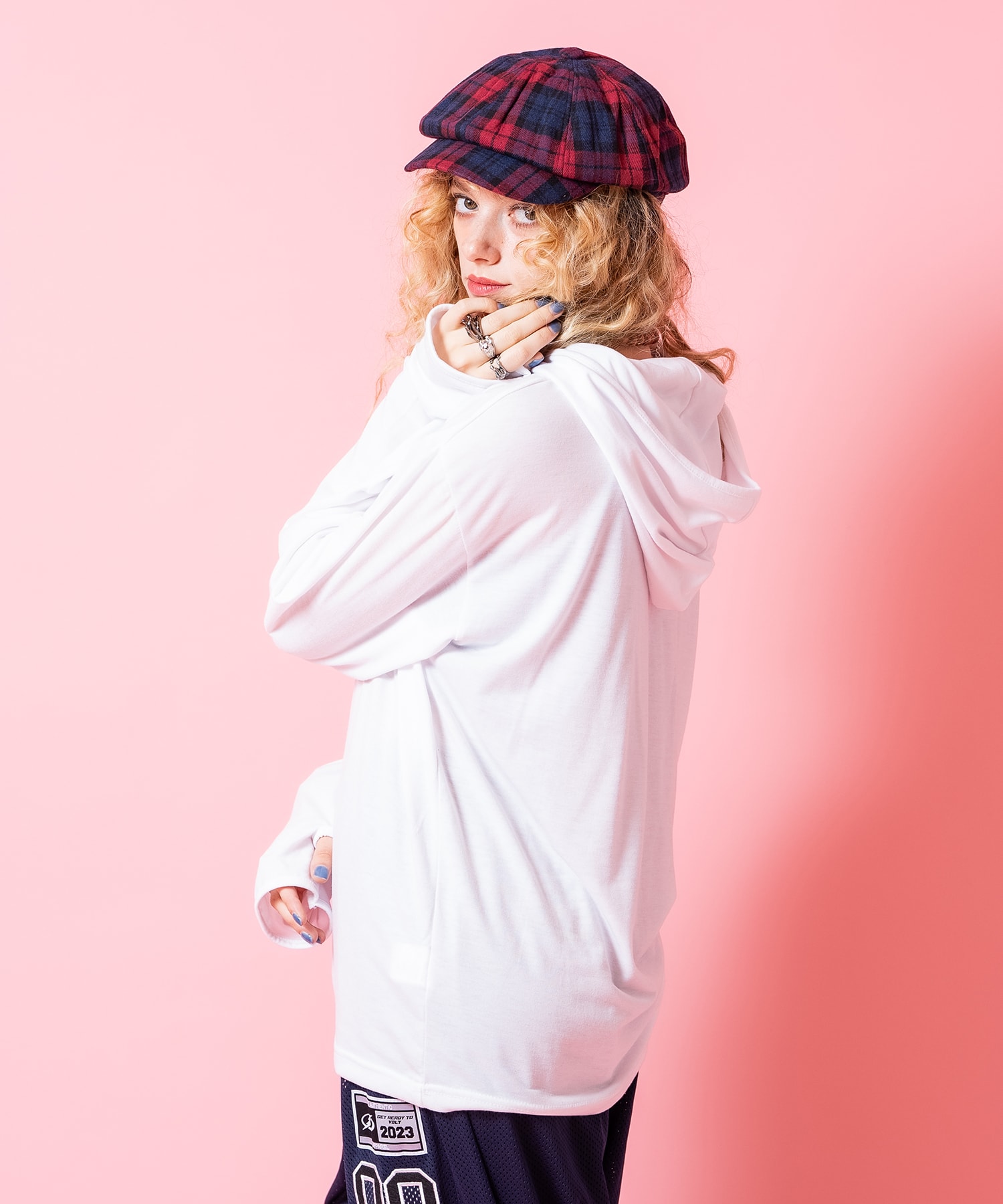 a.p.o.v. ストレッチジャージー指穴フーディーカットソー