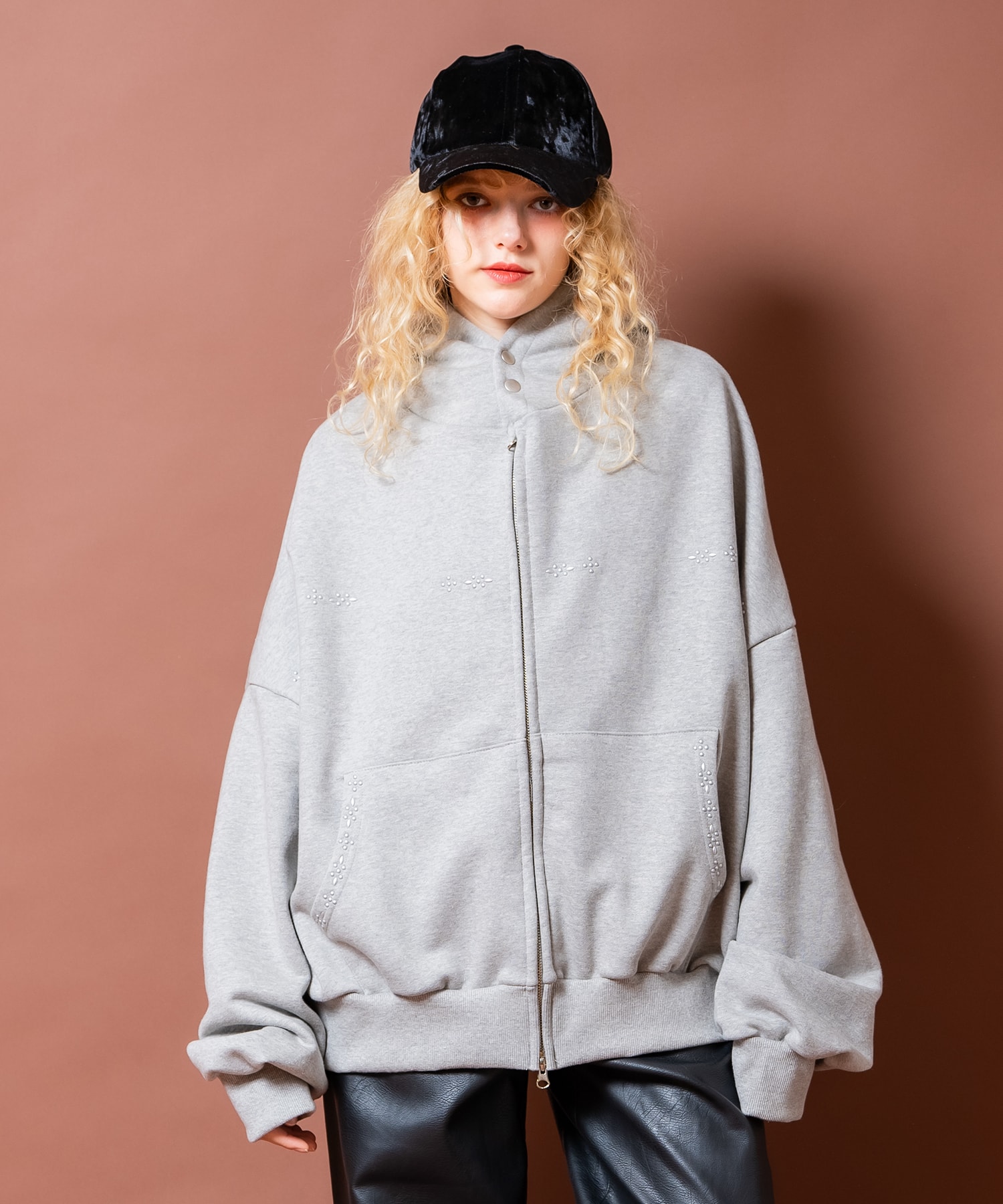 a.p.o.v. ネイティブスタッズデザインボリュームネックスウェットオーバーサイズジップアップパーカー